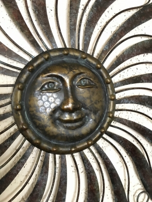 Beautifully beautiful decorative metal wall ornament, THE SUN.